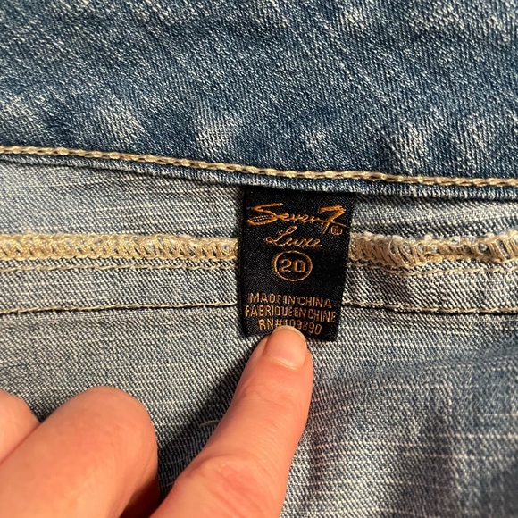 7 for all Mankind embroidered stretch Jean Shorts size 20 - Picture 8 of 10
